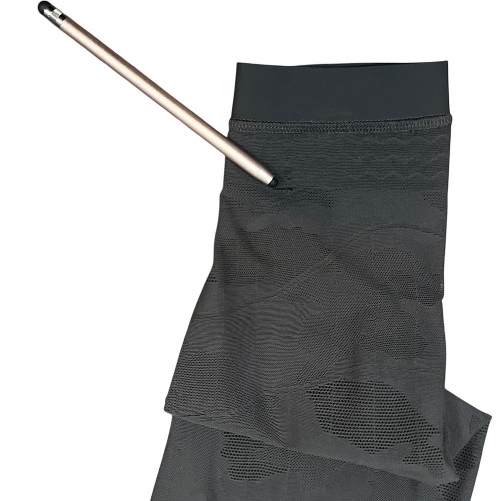 Lululemon Leggings Women's 10 Graphite Gray‎ Camo High Rise Sherr Panels - Picture 5 of 11